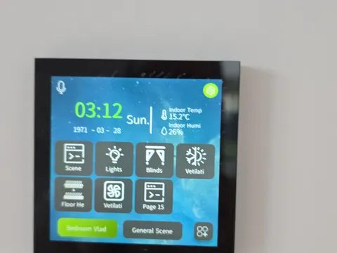 Panou tactil KNX montat, meniul de control al locuinței