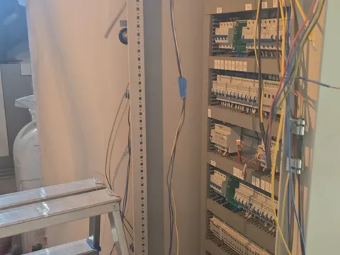 Tablou KNX în execuție, pe șantier